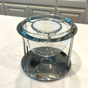 Bodum Caviar, seafood bowl. Middle with sauce & shrimp 🍤 draped  Bottom w ice